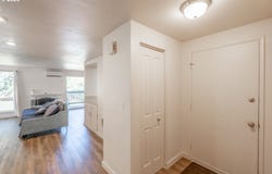 418 STONEWOOD Dr, Eugene, OR 97405