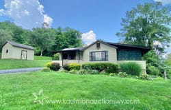 140 Goodview Dr, Mount Clare, WV 26408