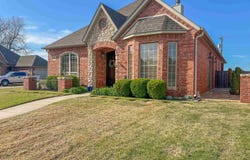 2230 Heritage Garden Ct, Enid, OK 73703-2230