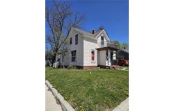 301 4th Avenue NE, Waseca, MN 56093