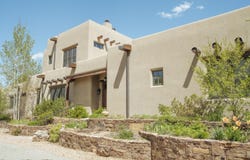 305 DeVargas Lane, Taos, NM 87571