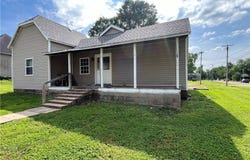 109 Hickory Street, Cole Camp, MO 65325