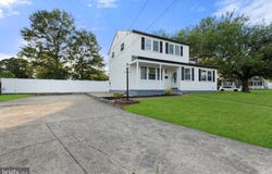 2543 BURNING TREE ROAD, PENNSAUKEN, NJ 08109