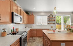 5352 SW Sequoia Dr, Tualatin, OR 97062