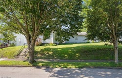 274 2nd Street SW, Brewster, OH 44613