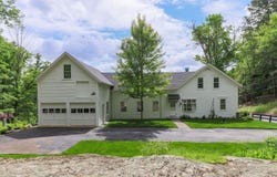 10 Old Coach Road, New Boston, NH 03070