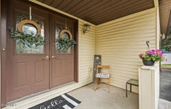 7 Hawthorn Circle, Albany, NY 12203