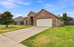 3221 Canary Lane, Midlothian, TX 76065