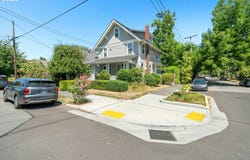 3955 SE MADISON ST, Portland, OR 97214