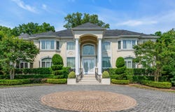 1 Embry Farm Road, Marlboro, NJ 07746