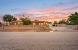 113 Hacienda Road NW, Albuquerque, NM 87114