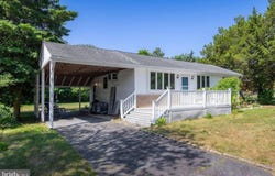 704 E CHANESE LANE, ABSECON, NJ 08205