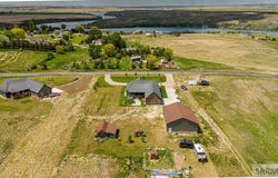 161 Snake River Dr, American Falls, ID 83211