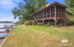 6043 Henderson Rd, Lowndesboro, AL 36752