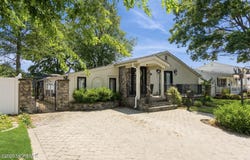 70 Woodshore W, Keyport, NJ 07735