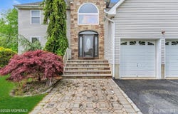 11 Patio Court, Monroe, NJ 08831
