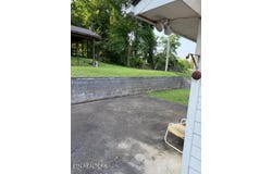 805 Sewanee St, Harriman, TN 37748