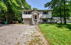 2074 S Park Lane, Roaming Shores, OH 44084