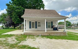 602 W Clay St, Calmar, IA 52132