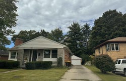 1927 Rockne Drive, South Bend, IN 46617-2242