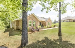 304 Wilsons Creek, Bonaire, GA 31005