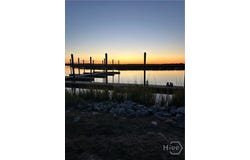 102 Egrets Way Lane, Richmond Hill, GA 31324