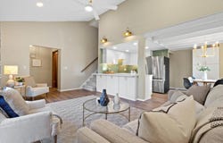 W54n107 McKinley Ct, Cedarburg, WI 53012