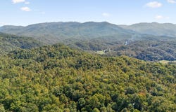 2760 Hawks View Tr, Pigeon Forge, TN 37876