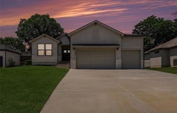6932 Kenton Street, Shawnee, KS 66226