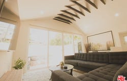 9042 Phyllis Ave, West Hollywood, CA 90069
