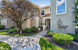4806 S Foxwood Drive, Clifton Park, NY 12065