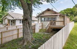 18 E Hyde Park Avenue, St Joseph, MO 64504