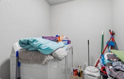1907 WILLOW St, SweetHome, OR 97386