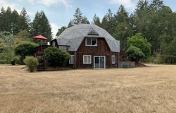 23555 SUTTLE RD, Veneta, OR 97487