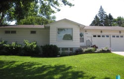 510 Sunset Dr, Dell Rapids, SD 57022