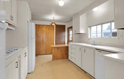3900 COBURG RD, Eugene, OR 97408