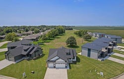 6674 Shadow Ridge Place, Columbus, NE 68601
