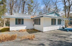 123 Basswood Lane E, Lords Valley, PA 18428