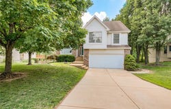 2015 NW 81st Place, Kansas City, MO 64151