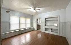 405 W COLLEGE Street, Carbondale, IL 62901