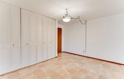2700 Oxford Street N, Roseville, MN 55113