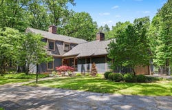 385 Greentree Lane NE, Ada, MI 49301