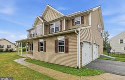 125 WOODMEADOW Drive, DENVER, PA 17517