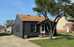 22421 MAPLE Street, Saint Clair Shores, MI 48081