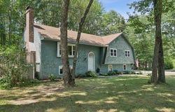 7 Woodhaven Drive, Kennebunk, ME 04043