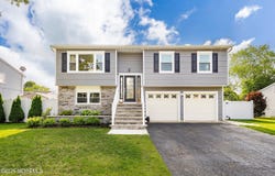 4 Wisteria Place, Howell, NJ 07731