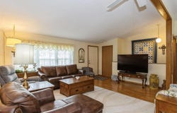 3334 NW Black Hawk Ave, Oxford, IA 52322