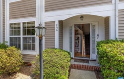 996 RIVER RUN DR, CHARLOTTESVILLE, VA 22901