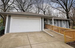 9201 W 98th Terrace, Overland Park, KS 66212