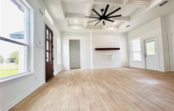 412 S Bowie Avenue, Elsa, TX 78538